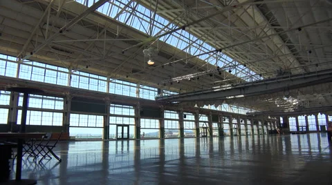 Interior of an empty warehouse, factory or showroom. Video stock 47170912