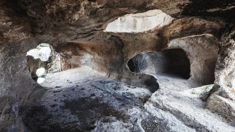 Interior of a medieval cave stone dwelling, Crimea, Russia Foto stock