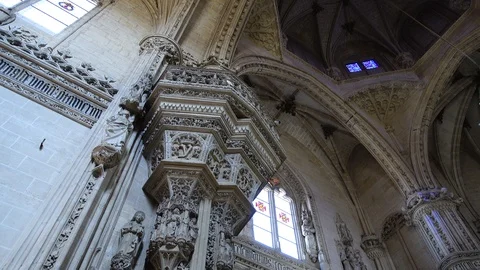 Interior of the Monastery of San Juan de los Reyes. 库存影片 89805060