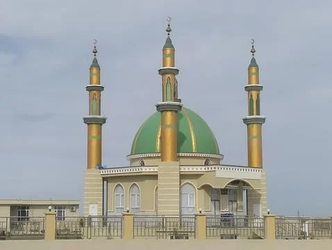 Interior of a mosque with exterior Stockfoto's