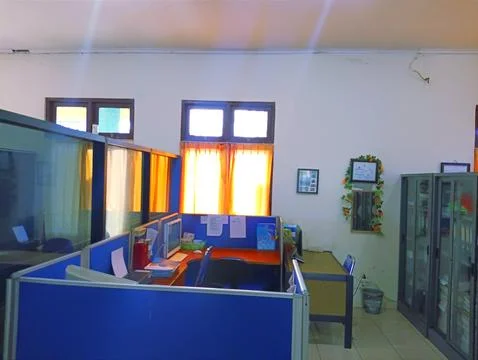 Interior of office workspace without staff members because no office schedule Stock-Fotos