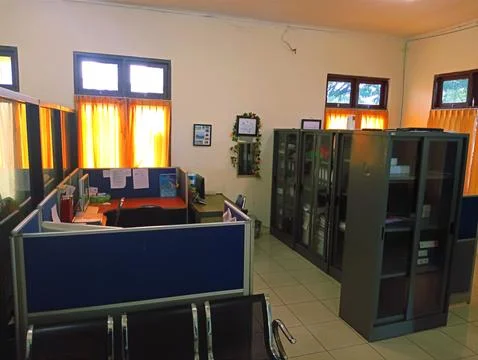 Interior of office workspace without staff members because no office schedule Stock-Fotos