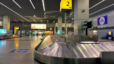 Interior or inside view of Chennai International Airport at night with debo.. 库存照片