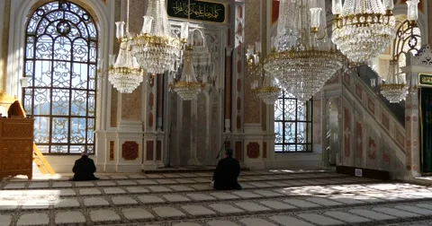Interior of Ortakoy Mosque 4K 스톡 동영상 49097317