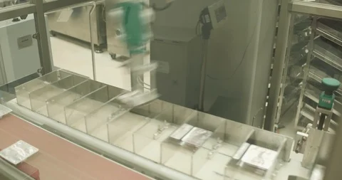 Interior of a pharmaceutical industry equipment for packing pills boxes Video stock 101098280