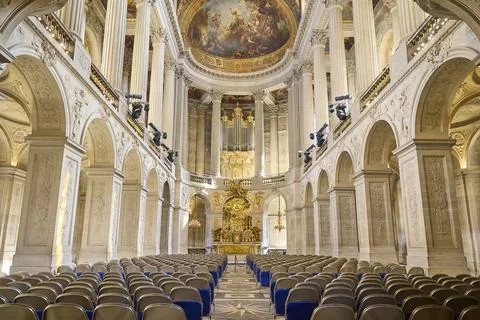 Interior of Royal Chapel in Versailles with columns fresco and organ Stock-Fotos