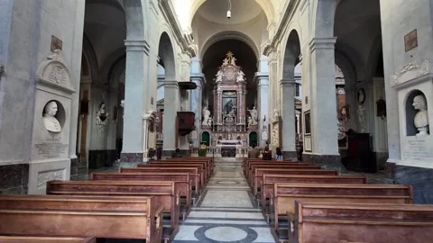 The interior of San Francesco a Ripa in Rome Vidéo 320957357