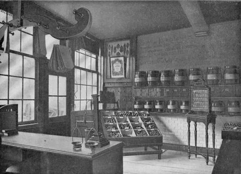 Interior of seed trade W. C. Verkerk (Vismarkt 3) in Utrecht: Winkel.n.b. ... Fotos de archivo