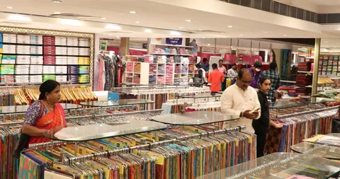 Interior of a Shopping Mall Vídeos de archivo 144714950