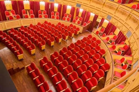 Interior with stage and stalls of the Municipal Theater of Almagro without .. Foto stock