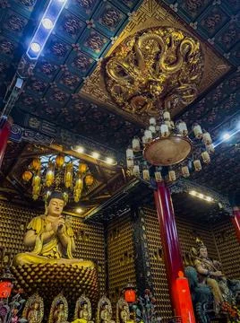 Interior of Thousand Buddha Temple or Chua Van Phat pagoda in District 5, Ho  Stock Photos