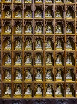 Interior of Thousand Buddha Temple or Chua Van Phat pagoda in District 5, Ho  Stock Photos