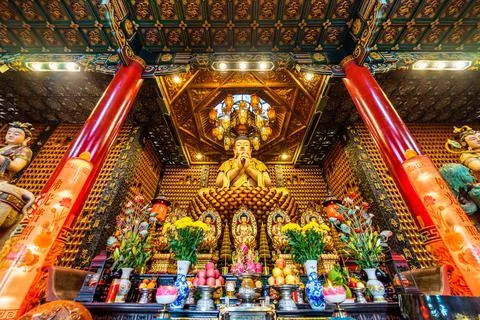 Interior of Thousand Buddha Temple or Chua Van Phat pagoda in District 5, Ho  Stock Photos