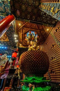 Interior of Thousand Buddha Temple or Chua Van Phat pagoda in District 5, Ho  Stock Photos