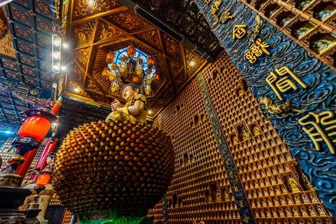 Interior of Thousand Buddha Temple or Chua Van Phat pagoda in District 5, Ho  Stock Photos