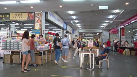 Interior view of the building ICC Pudu food court, there are many food stalls. Vidéo 242566234