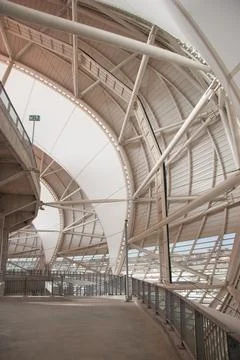 Interior view. Cables and beams of roof structure in Nelson Mandela Bay Stadium Foto stock