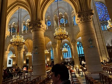 Interior view of Notre Dame cathedral in Paris, France with grand columns, .. 스톡 사진