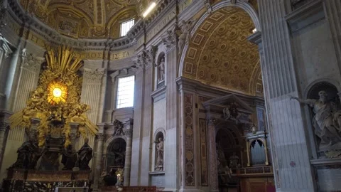 Interior view in Saint Peters Basilica in Rome, Italy. 스톡 동영상 160230726