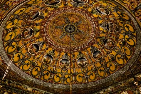 Interior view to Spotted Mosque Alaca Cami Kalkandelen , Tetovo, North Macedo Foto stock