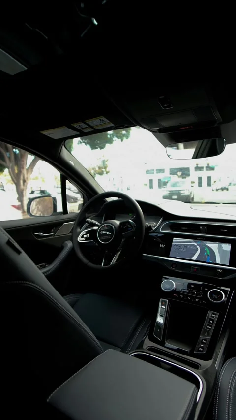The interior view from a Waymo Self Driving taxi in San Francisco Video stock 332722200