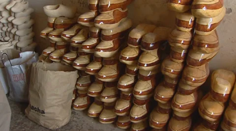 Interior workshop wooden shoe maker - models and sizes + tilt up Stock Footage 33898428