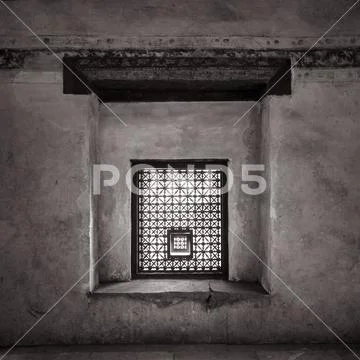 Interleaved grunge wooden window (Mashrabiya) at historic Beit El Set Waseela Stock Photos