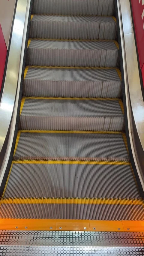 Interlocked Escalator Systems: A Visual Abstraction of Continuous Vertical .. Stock-Footage 337286275