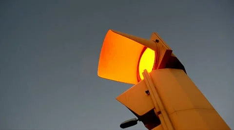 Intermitent traffic light in tarragona 2012. 库存影片 12420007