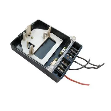 Internal Components of Black Plastic Electrical Terminal Box 스톡 사진