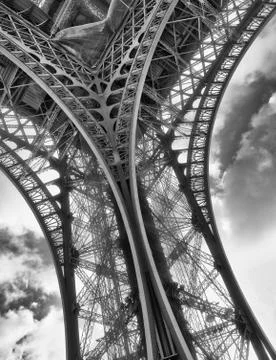Internal metallic structure of Eiffel Tower in Paris - France Fotos de archivo