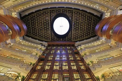 Internal structure of Shanghai New World Maru department store, Shanghai, Chi Foto stock