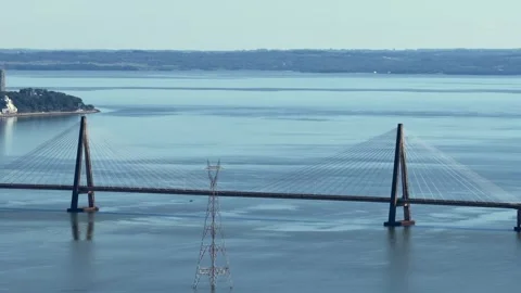 International bridge with cable stayed structure over Paraná River near Posadas Stockbeeldmateriaal 332824145