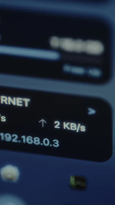 Internet connection status displayed on a computer screen, current data transfer Vídeos de archivo 327913211