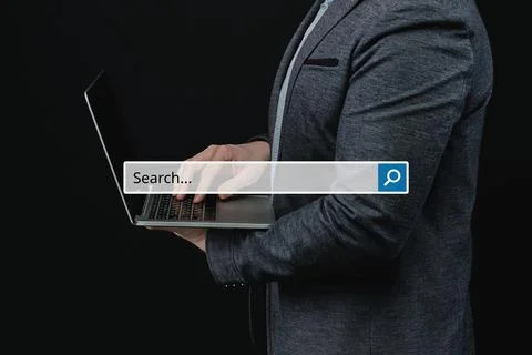 Internet search concept with a system and a magnifying glass on the backgroun Stockfoto's