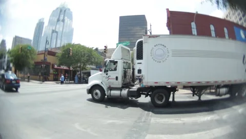 Intersection of 6th Street and San Jacinto in Austin, Texas 库存影片 6789428