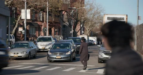 Intersection in Brooklyn, Hasidic neighborhood Vídeos de archivo 144363032