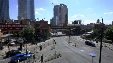 Intersection outside Deansgate Station in Manchester Video stock 156161928
