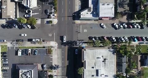 Intersection in seaside village Stockbeeldmateriaal 83869515