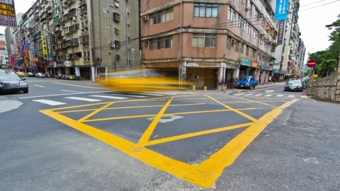 Intersection in Taipei, Taiwan Video stock 87189334