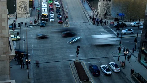 Intersection traffic timelapse in Chicago Video stock 96536384