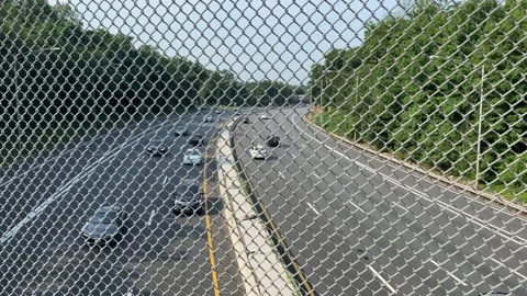  Interstate 278 shot above overpass shows heavy traffic in New Jersey Vidéo 164054866