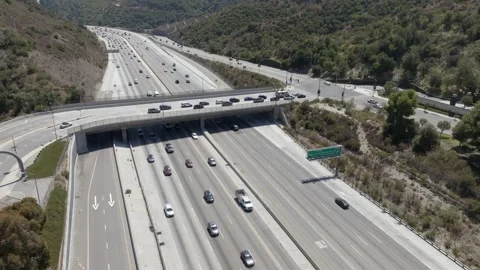 Interstate I-405 Sepulveda Pass Bel Air Los Angeles California Aerial Footage 動画素材 335416555