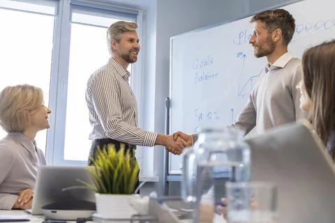 The interview process takes place in the office. It includes a meeting with.. 스톡 사진