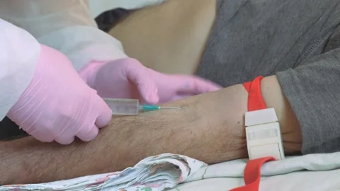 Intravenous injection. Preparation for the injection. Stock-Footage 145151182