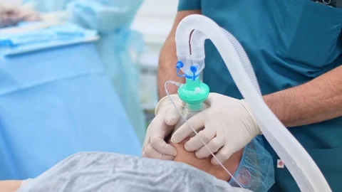 Introducing a patient to anesthesia before surgery Stock Footage 150887827