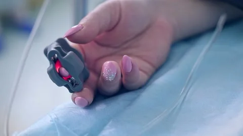 Introducing a patient to anesthesia before surgery Stock Footage 150888534