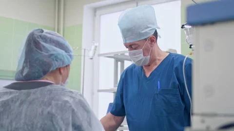 Introducing a patient to anesthesia before surgery Stock Footage 150891978
