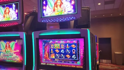Invaders Return to the Planet Moolah Slot Machine Machine Casino Game Gambling Vidéo 229427461