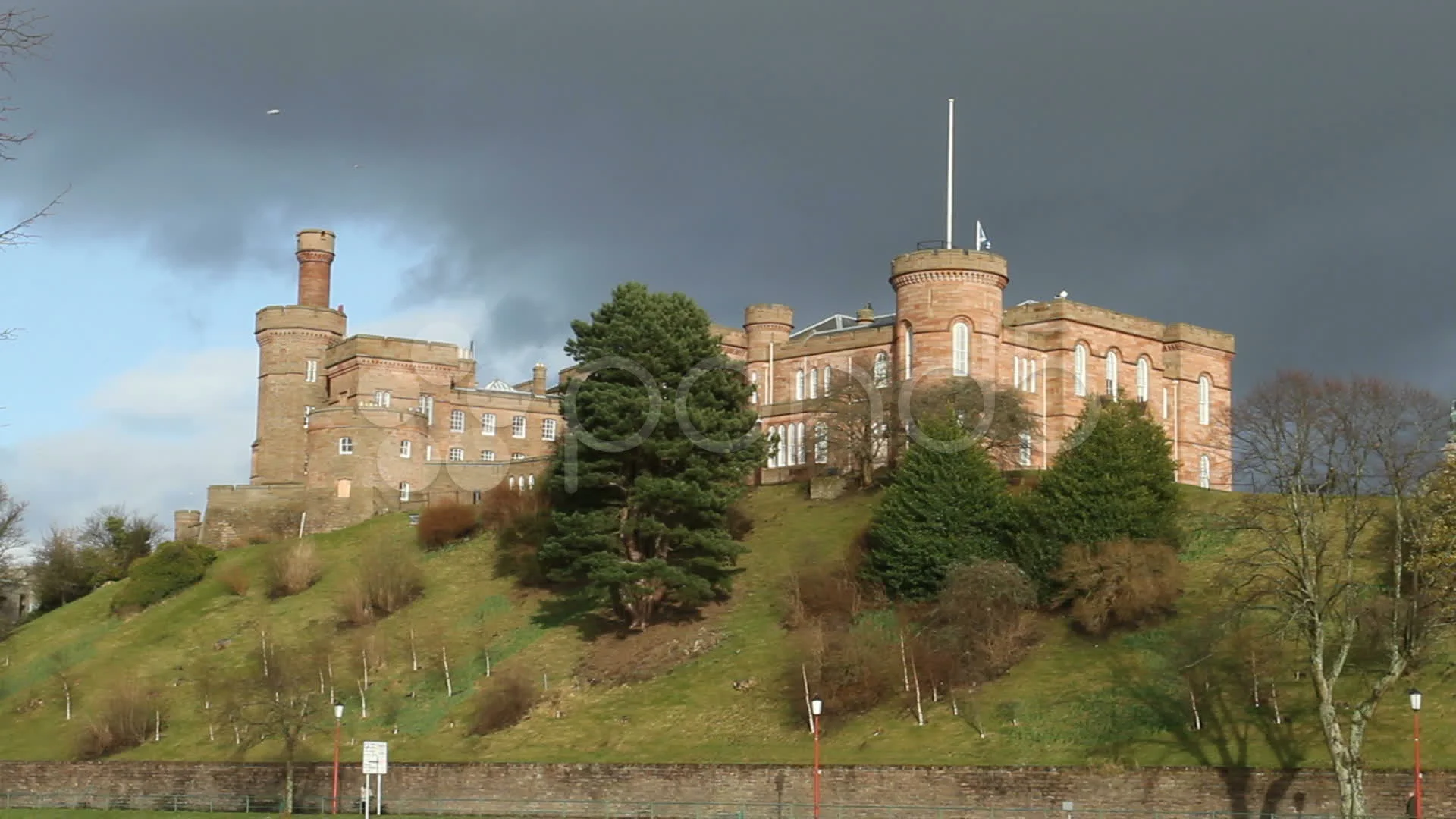 are dogs allowed in inverness castle